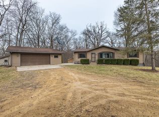 7291 Hickory Ct, East Dubuque, IL 61025