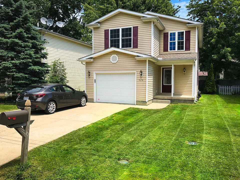 1st image of 924 Arden Ave