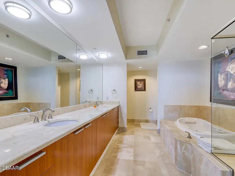 241 Riverside Dr #808 — Photo 20