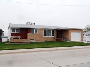 1008 W J St, Mccook, NE 69001
