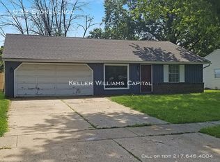 1932 Stonehenge Rd, Springfield, IL 62702