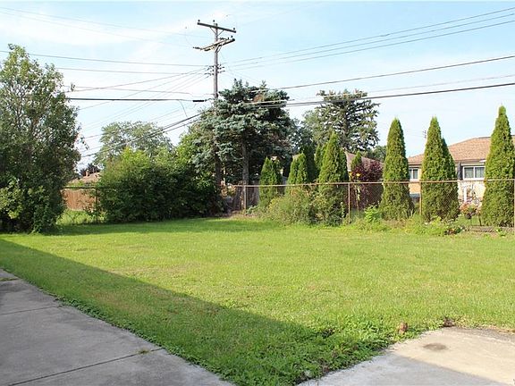 2nd image of 17 Dennis Ln