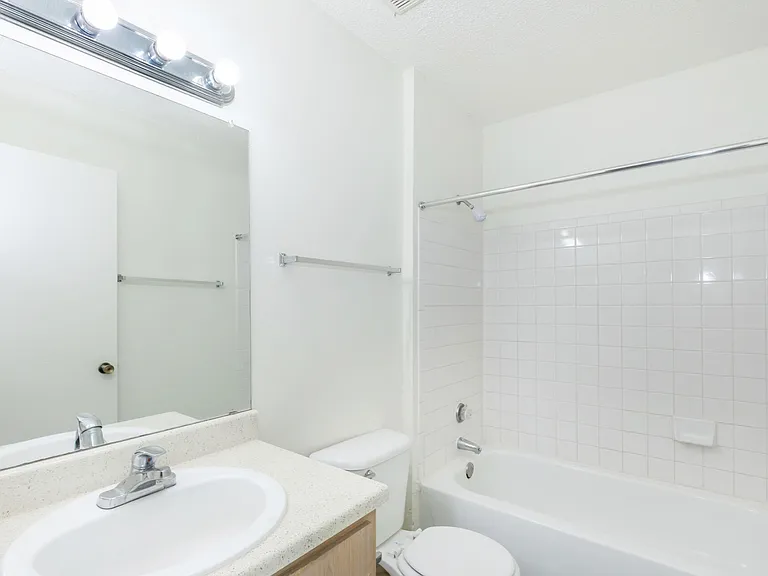 Madison Park — Photo 15