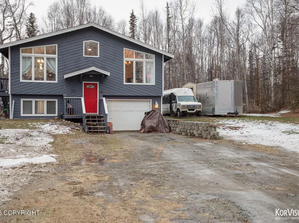 1465 E Raven Dr, Wasilla, AK 99654
