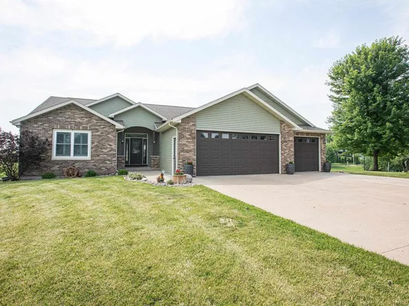 1910 24th Street, Hazel Green, WI 53811