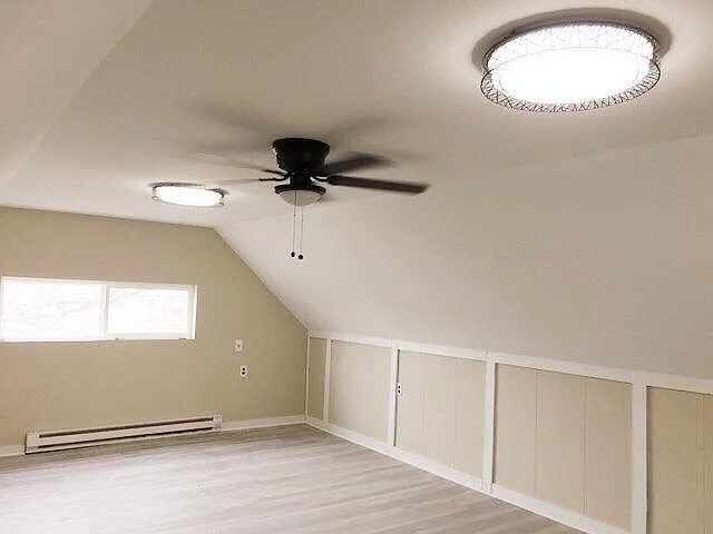 Huge Upstairs Master Suite - Floorboard Heat For Cozy Winters