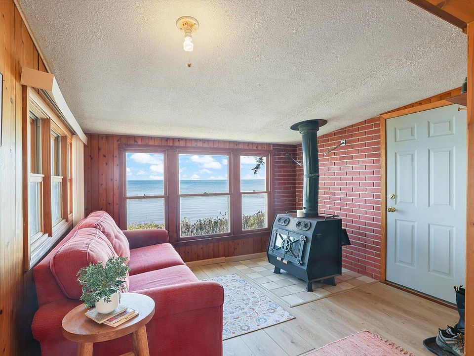 1st image of 21504 Pike Ave