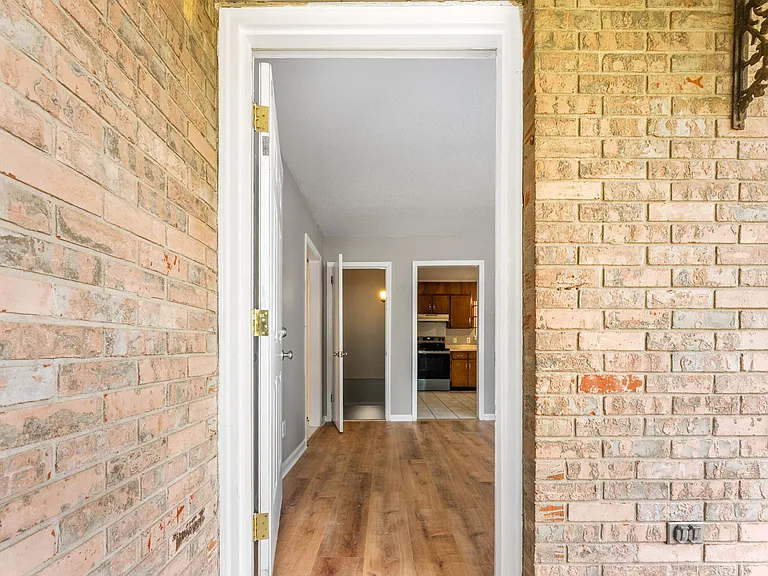 7166 Holland Ln — Photo 5