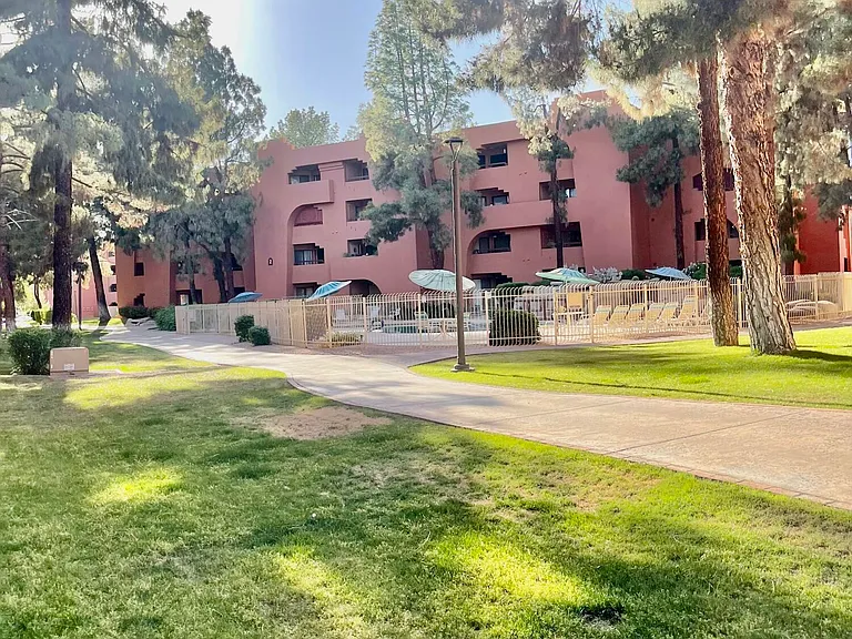 12212 N Paradise Village Pkwy S #104 — Photo 15