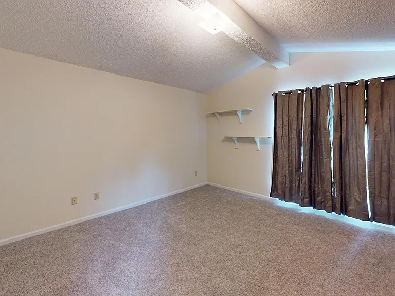 2484 Glade Springs Dr — Photo 10