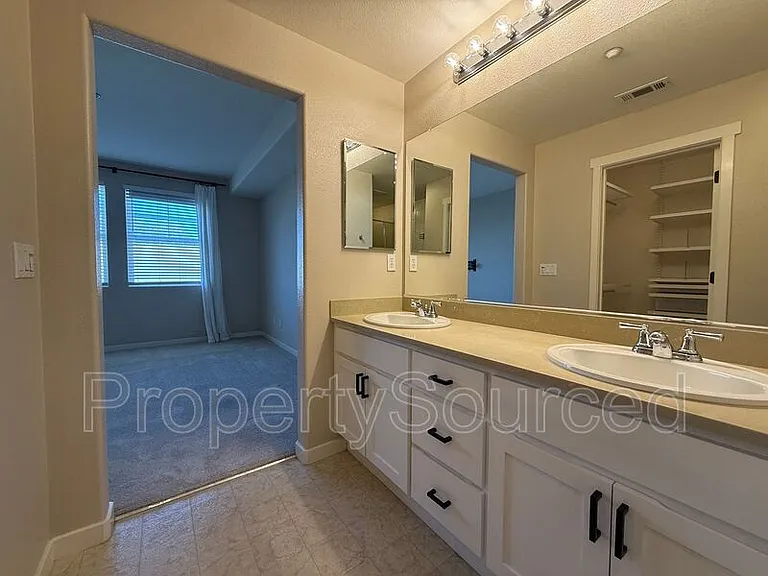 170 N North St #104 — Photo 26