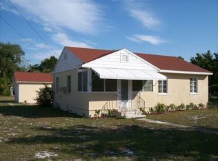 422 N Rockingham Ave, Tavares, FL 32778