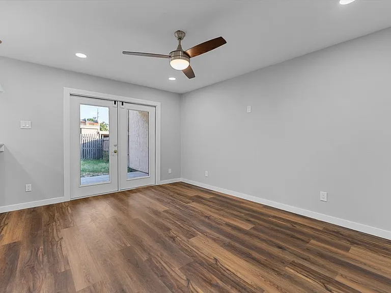 305 Valley Park Dr — Photo 7