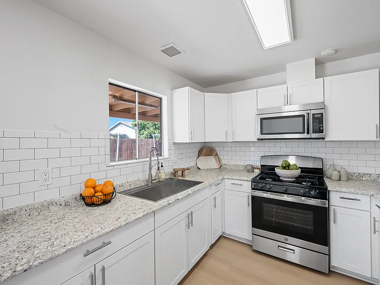 635 M B Martinez St — Photo 6