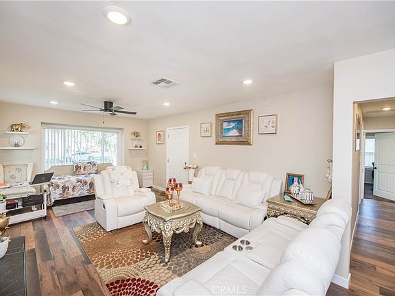 3rd image of 2803 Ladera Rd