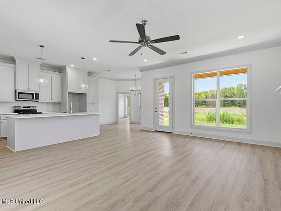 4th image of 146 Stapleton Dr