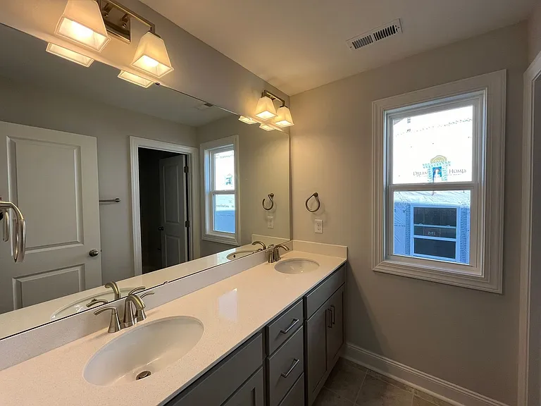 816 Challenger Ln — Photo 26