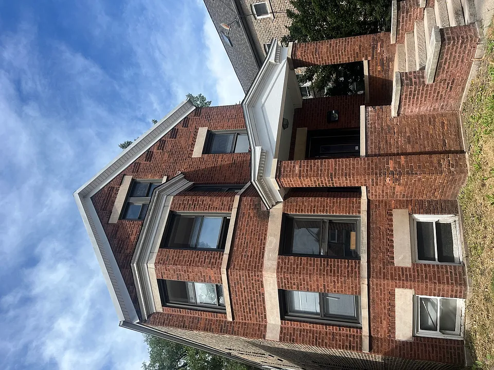8548 S Manistee Ave #1