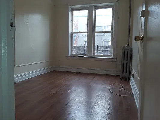 Rented by Zjama Realty Corp | media 1