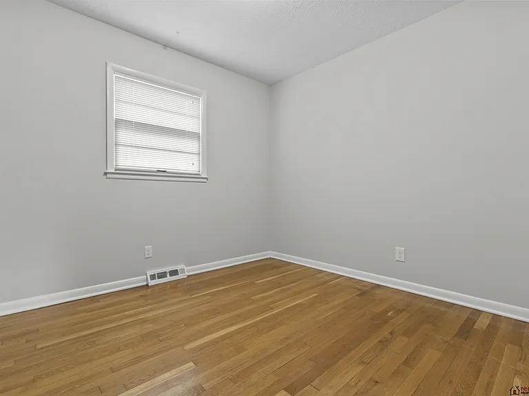 2124 Violet Rd — Photo 10
