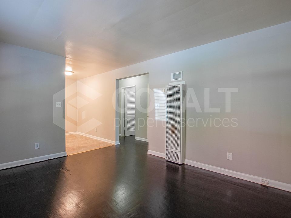 1st image of 1009 Greenwood Ave NE #2