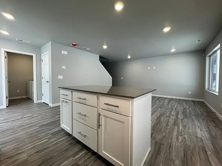 112 Marshall Loop — Photo 4