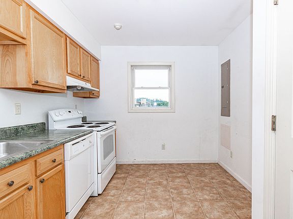 4th image of 525 Grant Ave #301