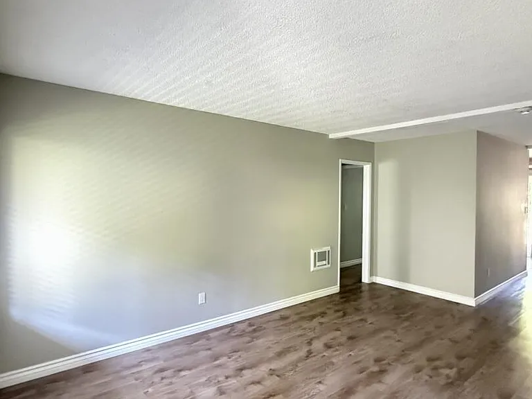 23732 Hillhurst Dr #73 — Photo 10