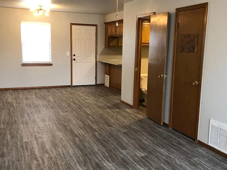 112 N Baumann Ave — Photo 3