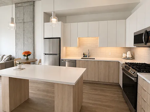 1032 W Leland Ave #1207 Photo 1