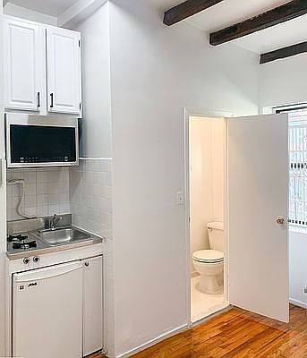 2nd image of 531 E 13th St APT 9