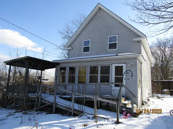 14 Gould Street, Milo, ME 04463