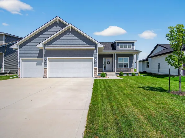 713 NE Country Meadow Dr, Ankeny, IA 50021