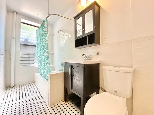 Rented by Bohemia Realty Group | media 4
