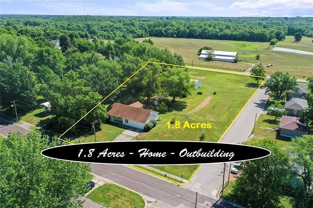 1109 Daisy St, Sweet Springs, MO 65351 Zillow