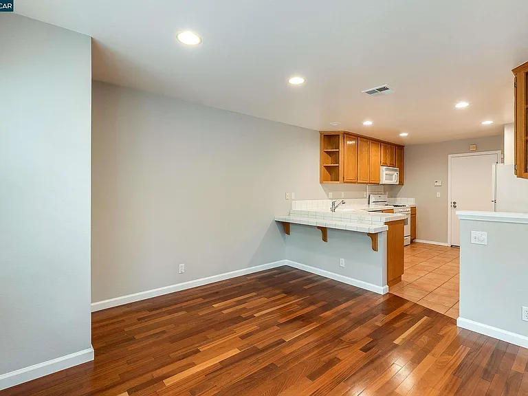 435 Regal Lily Ln — Photo 10