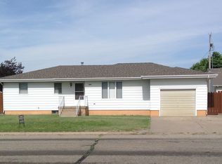 1207 Grant St, Victoria, KS 67671