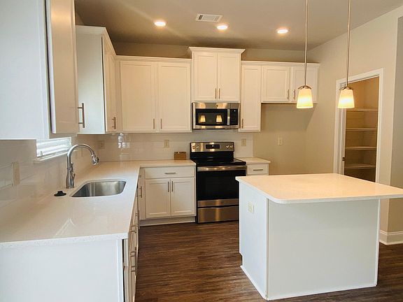 5th image of 3400 Rockfern Ct #340