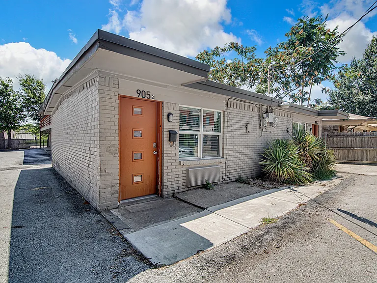 304 E Mitchell St — Photo 19