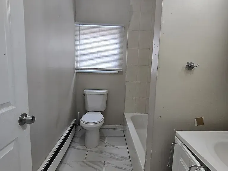 215 3rd St #3B — Photo 4