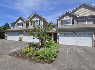 376 S Jade Ln, Round Lake, IL 60073