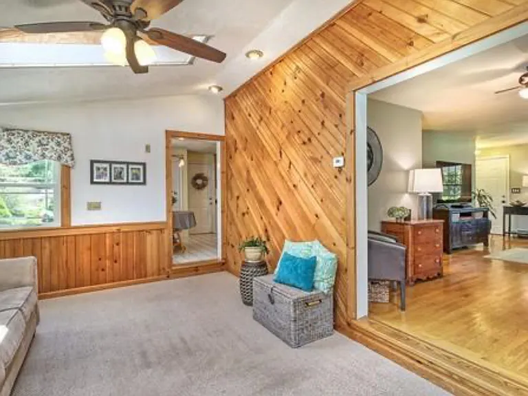 64 David Rd — Photo 12