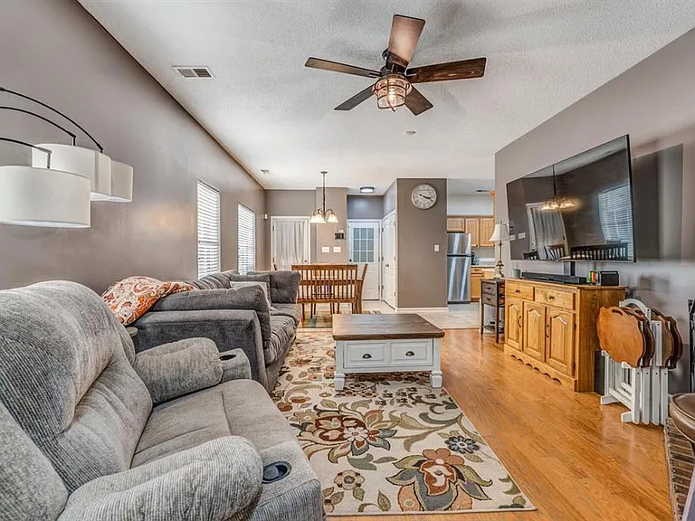 10222 Sterling Ridge Dr — Photo 8