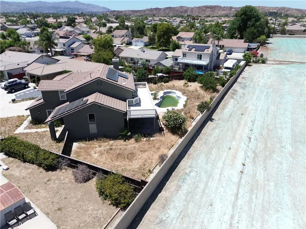 1912 Medoc Cir, San Jacinto, CA 92583