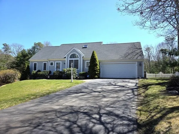 31 Falling Leaf Ln, Barnstable, MA 02630