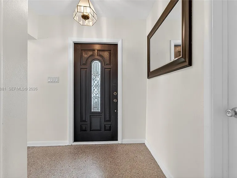 607 Coconut Ave N — Photo 5