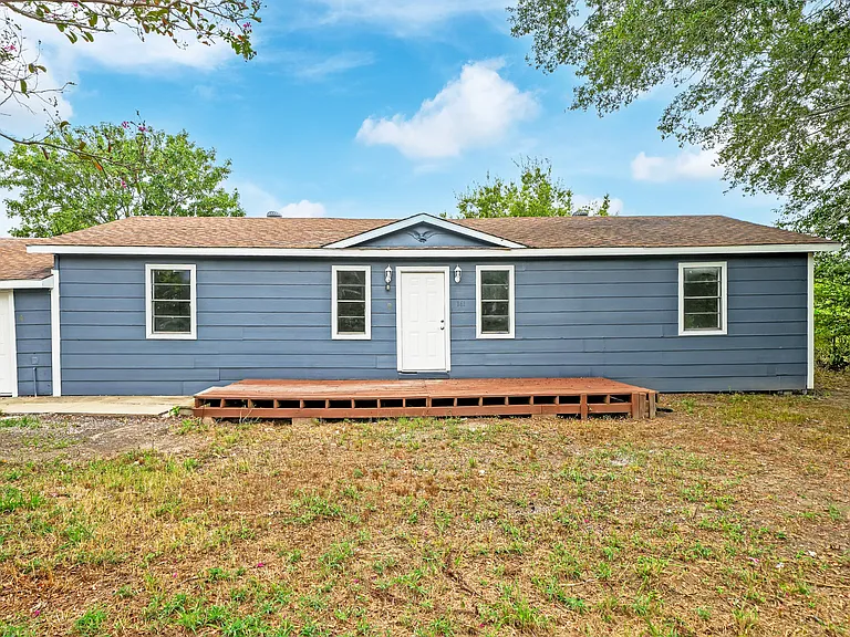161 Country Ln #1135-B — Photo 1