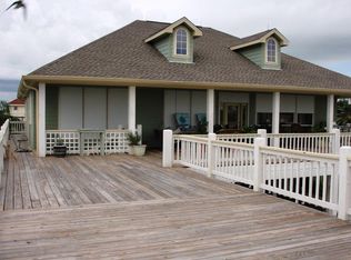 1160 Fountain View Dr, Crystal Beach, TX 77650