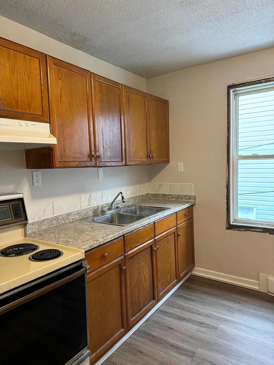 Building Photo - 924 Windsor Ave #2