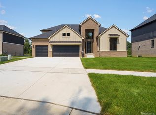 45070 Twin River Dr, Macomb, MI 48044